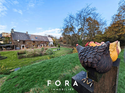 Maison - 240 m² - 8 pièces