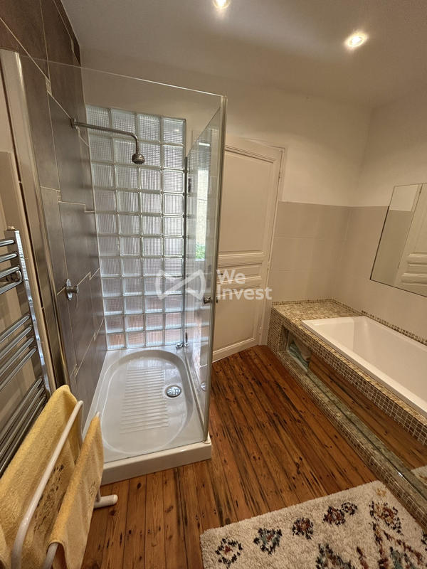 Maison - 185 m² - 10 pièces