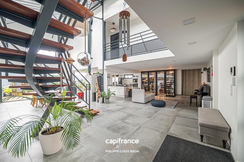 Maison - 257 m² - 8 pièces