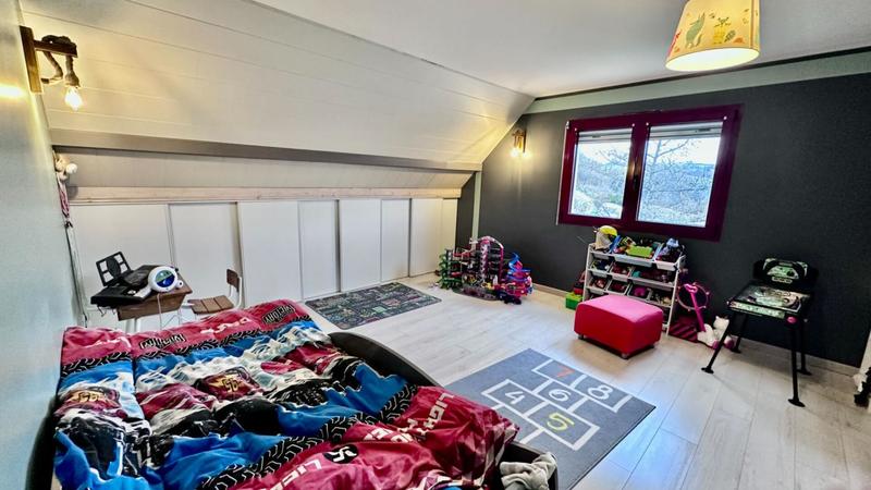 Maison - 185 m² - 6 pièces