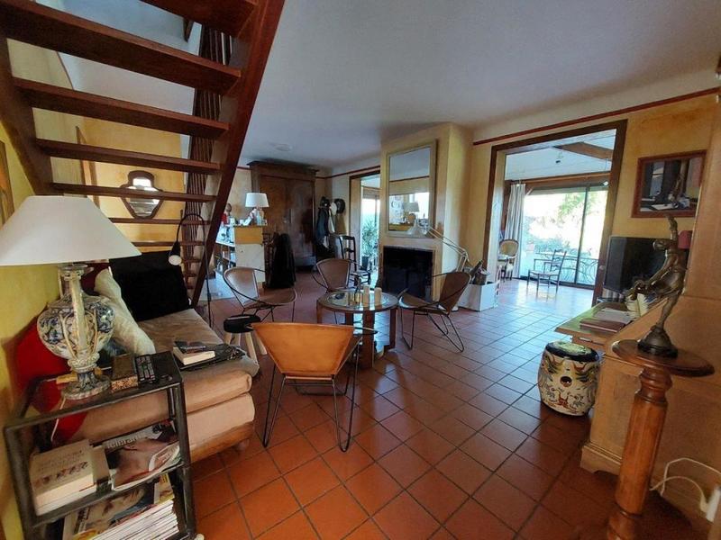 Villa - 240 m² - 8 pièces
