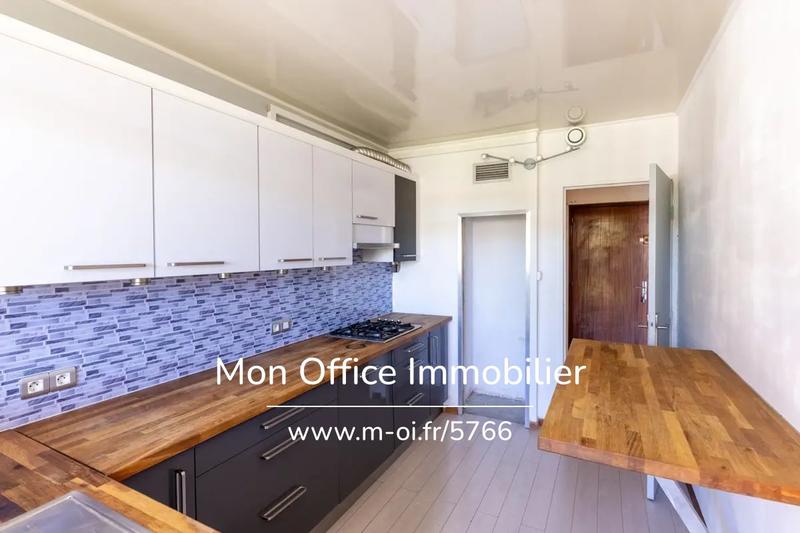 Appartement - 81 m² - 3 pièces