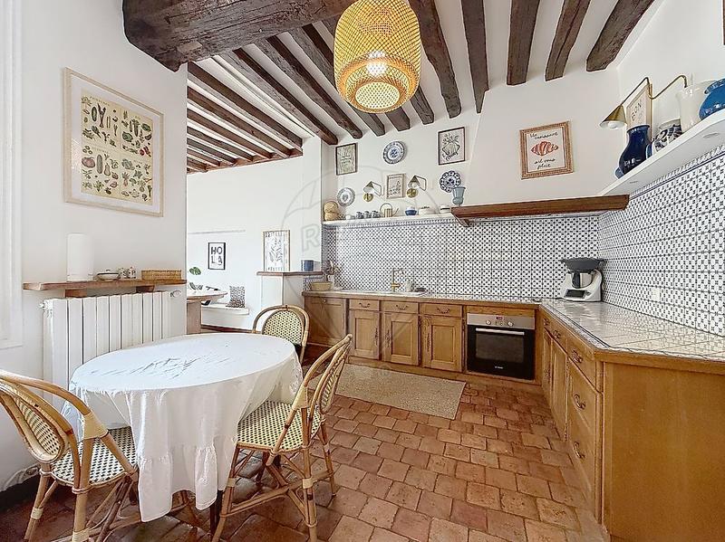 Maison - 222 m² - 9 pièces