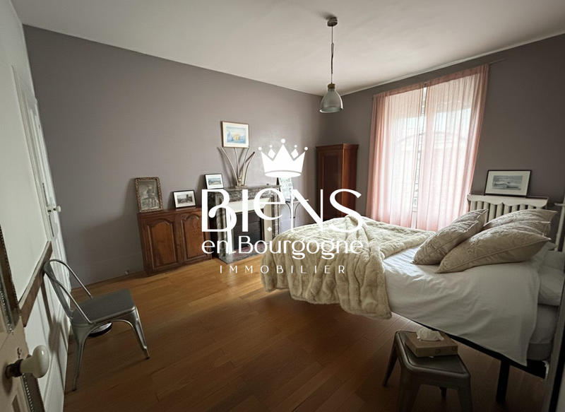 Maison - 200 m² - 9 pièces