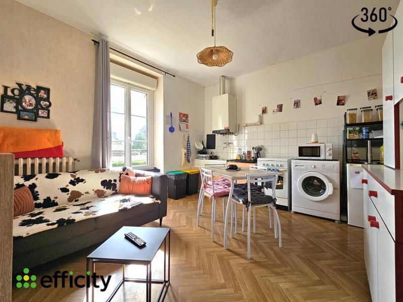 Maison - 253 m² - 15 pièces