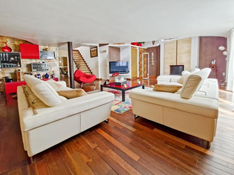 Maison - 217 m² - 5 pièces