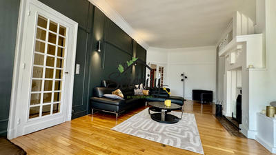 Maison - 205 m² - 7 pièces