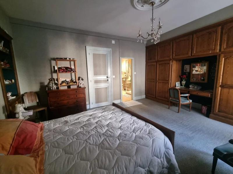 Maison de ville - 335 m²