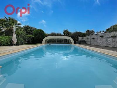 Villa - 225 m² - 5 pièces