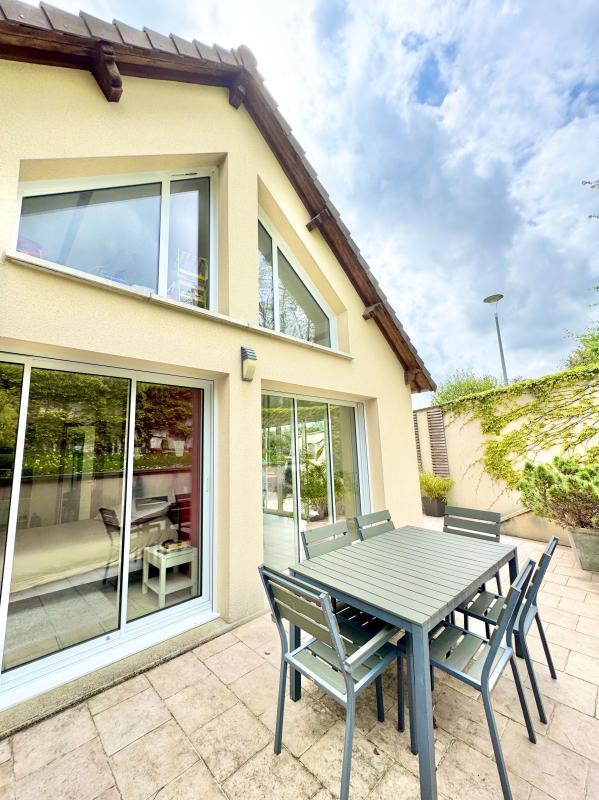 Maison - 186 m² - 8 pièces