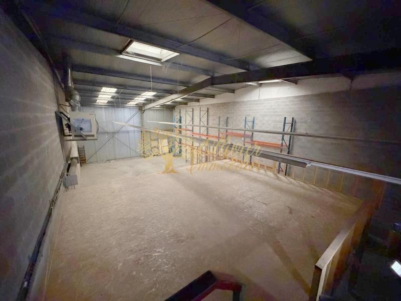 Entrepôt - 376 m²