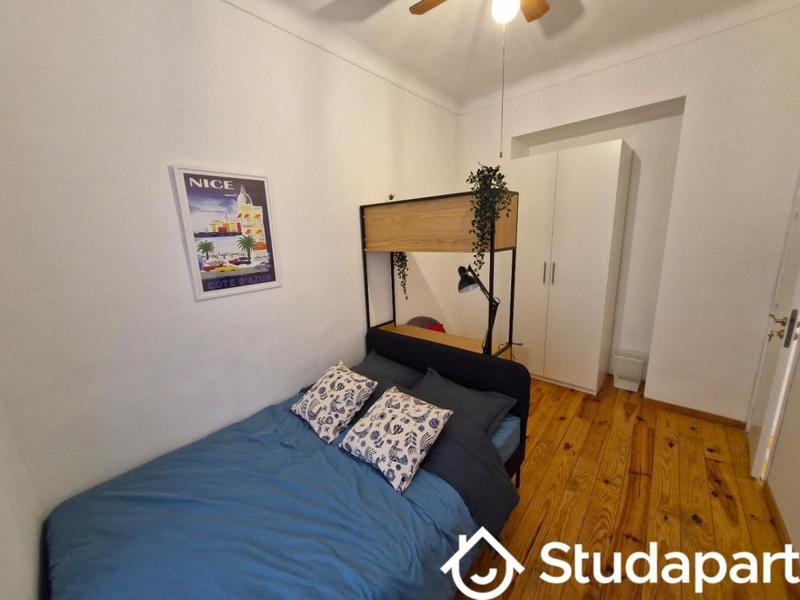 Chambre - 13 m² - 1 pièce