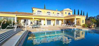 Villa - 300 m² - 7 pièces