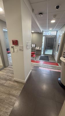 Local commercial - 90 m² - 6 pièces