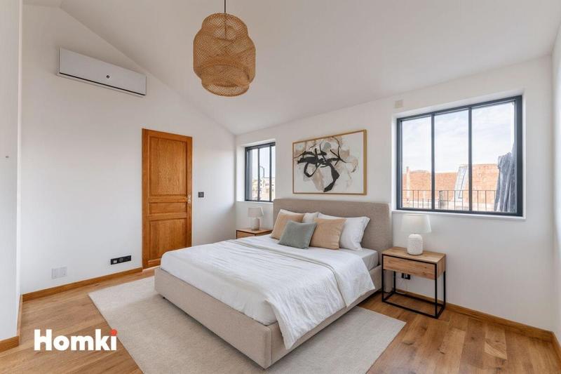 Loft - 194 m² - 5 pièces