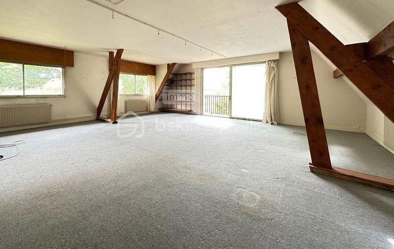 Demeure - 375 m² - 9 pièces