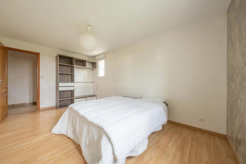 Maison - 380 m² - 5 pièces