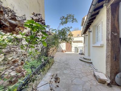 Maison - 150 m² - 8 pièces