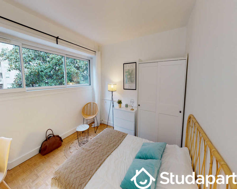 Chambre - 120 m² - 1 pièce