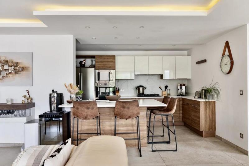 Villa - 222 m² - 9 pièces