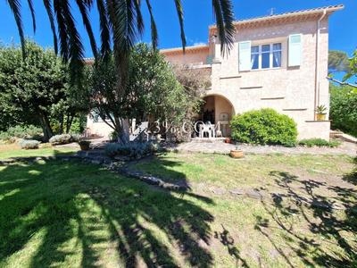 Villa - 160 m² - 6 pièces