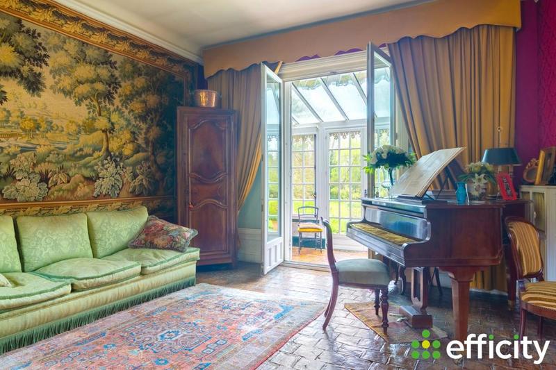 Maison - 400 m² - 13 pièces