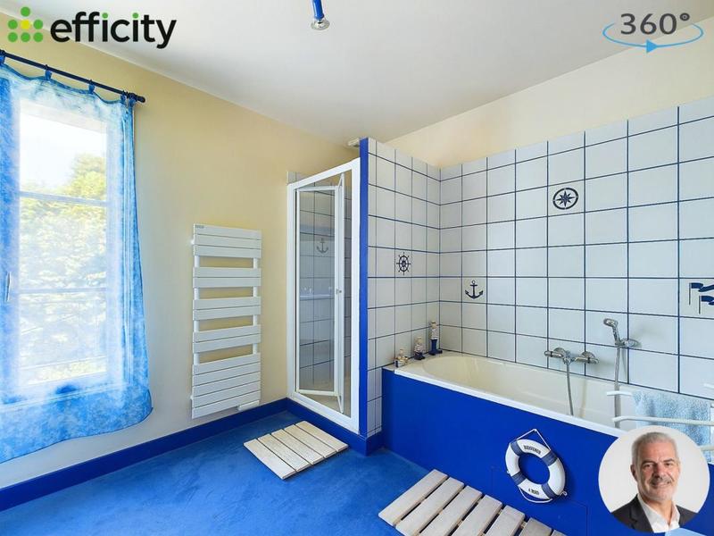 Maison - 290 m² - 8 pièces