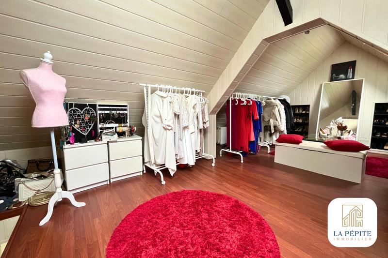 Propriété - 230 m² - 8 pièces