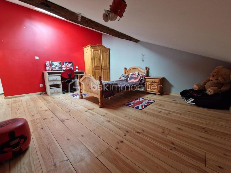 Maison - 214 m² - 8 pièces