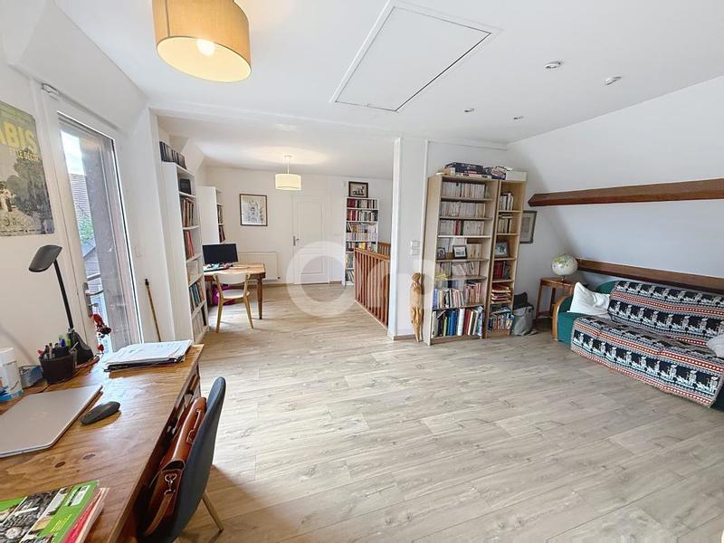 Maison - 180 m² - 6 pièces