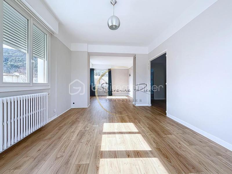 Pavillon - 130 m² - 6 pièces