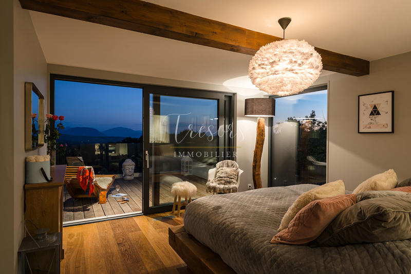 Villa - 300 m² - 7 pièces