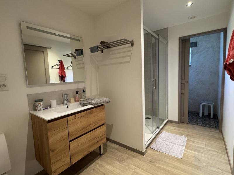 Maison - 250 m² - 6 pièces