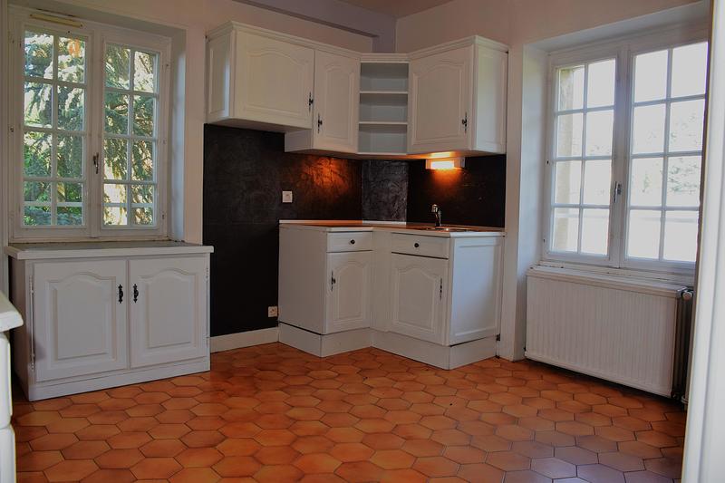 Propriété - 308 m² - 13 pièces