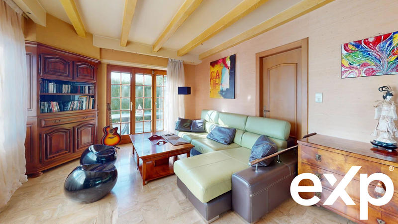 Maison - 210 m² - 7 pièces