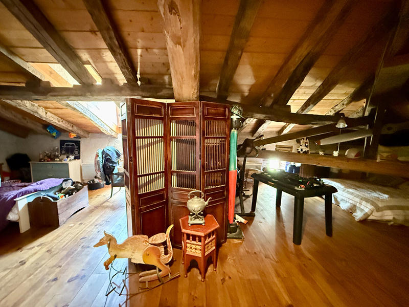 Maison - 387 m² - 12 pièces