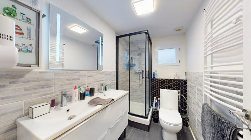 Maison - 95 m² - 5 pièces