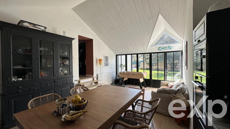 Maison - 199 m² - 8 pièces