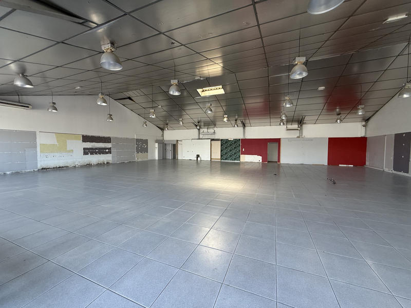 Local commercial - 434 m²