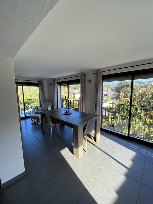 Appartement - 90 m² - 3 pièces