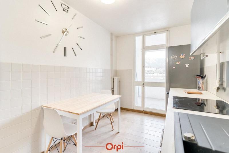 Appartement - 102 m² - 5 pièces