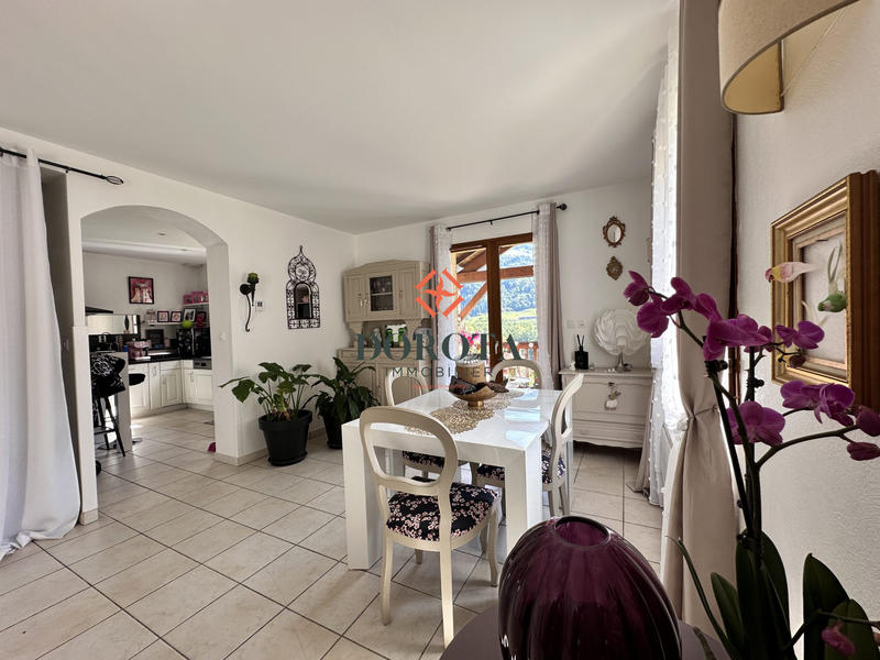 Maison traditionnelle - 117 m² - 5 pièces