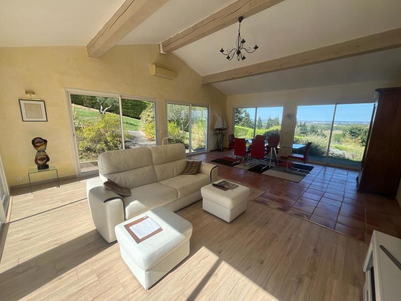 Propriété - 190 m² - 6 pièces