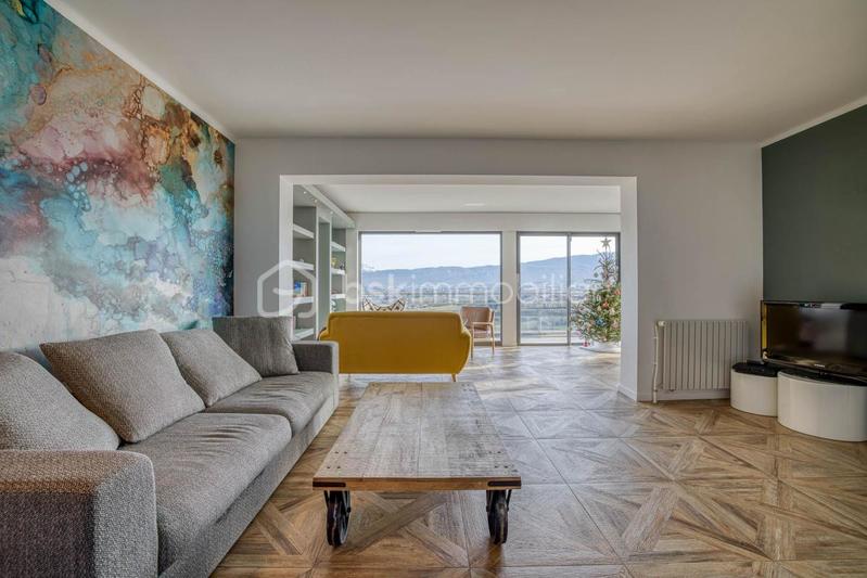 Maison - 212 m² - 6 pièces