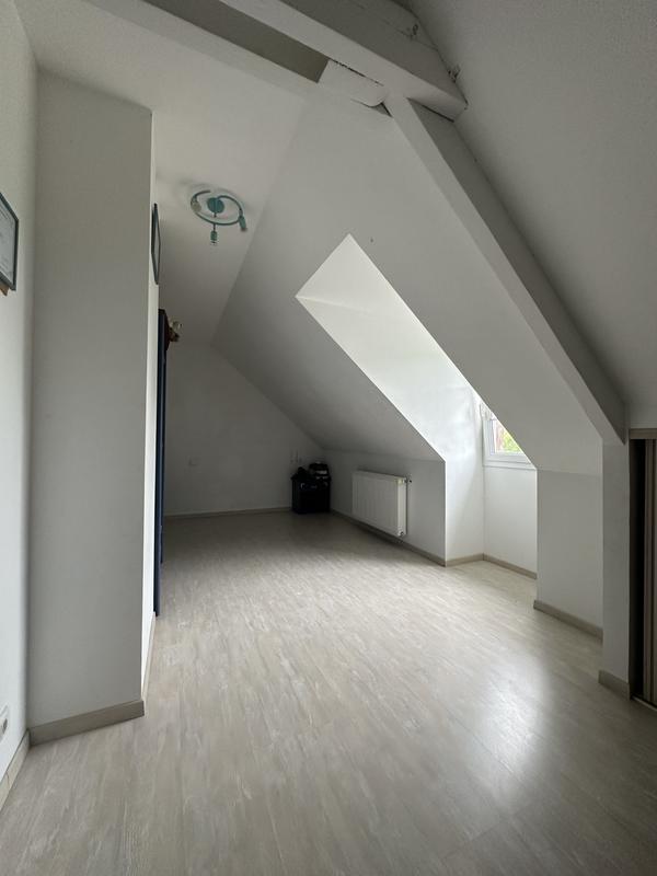 Maison traditionnelle - 165 m² - 9 pièces