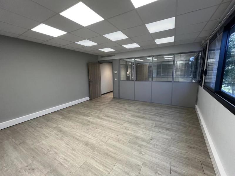Bureau - 79 m²