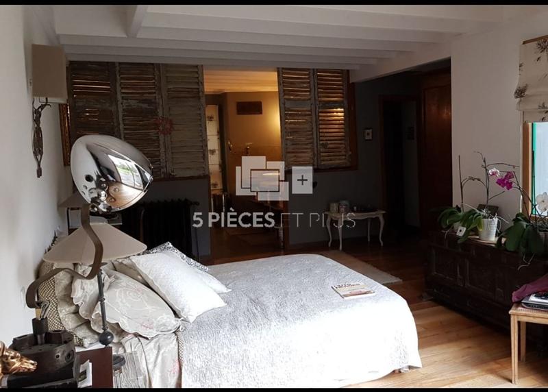 Maison - 250 m² - 10 pièces