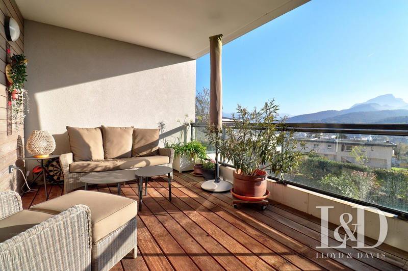 Appartement - 107 m² - 6 pièces