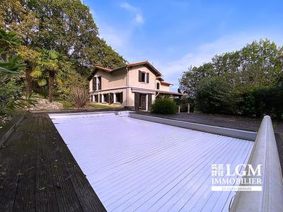 Maison - 193 m² - 7 pièces