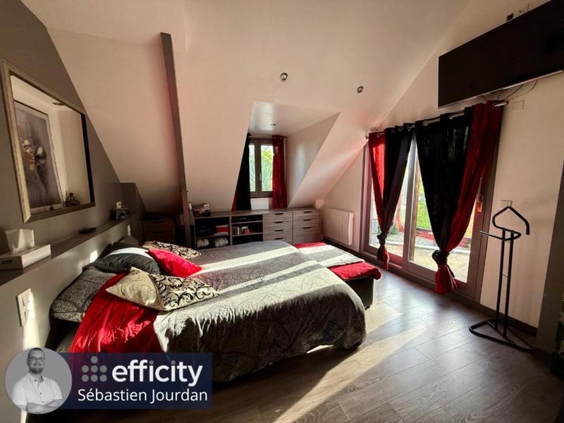 Maison - 136 m² - 6 pièces